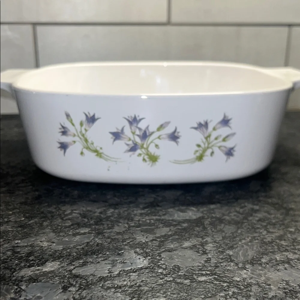 2ltr Blue Dusk Corningware Casserole White Baking Dish. Exc condition